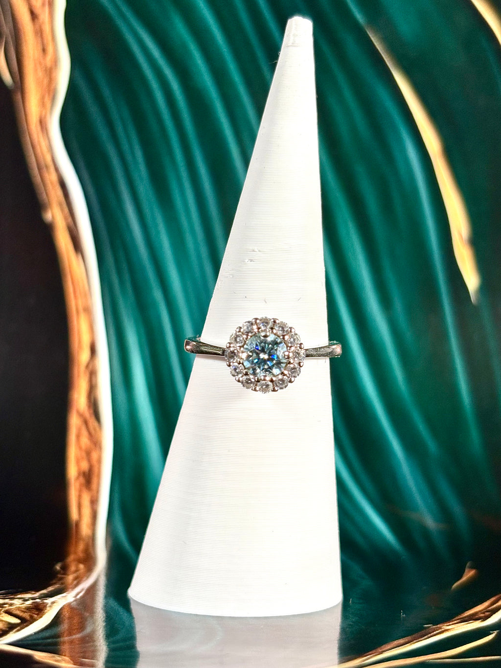 Aurora – Moissanite Ring in 925 Sterling Silver