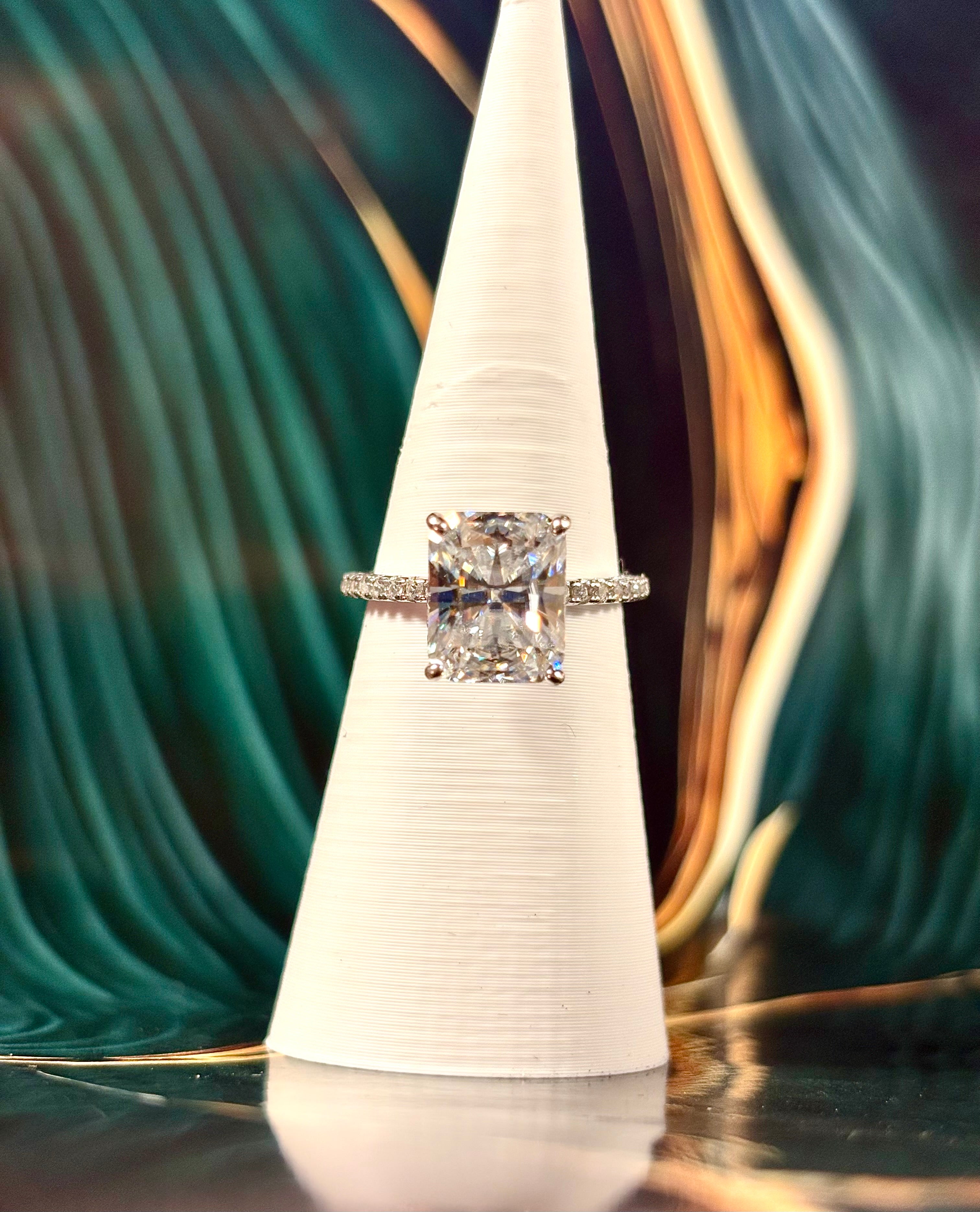 Tetra Radient - Moissanite Ring 4ct in 925 Silver